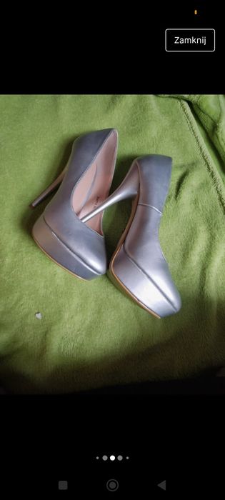 Srebrne buty na obcasie  nowe