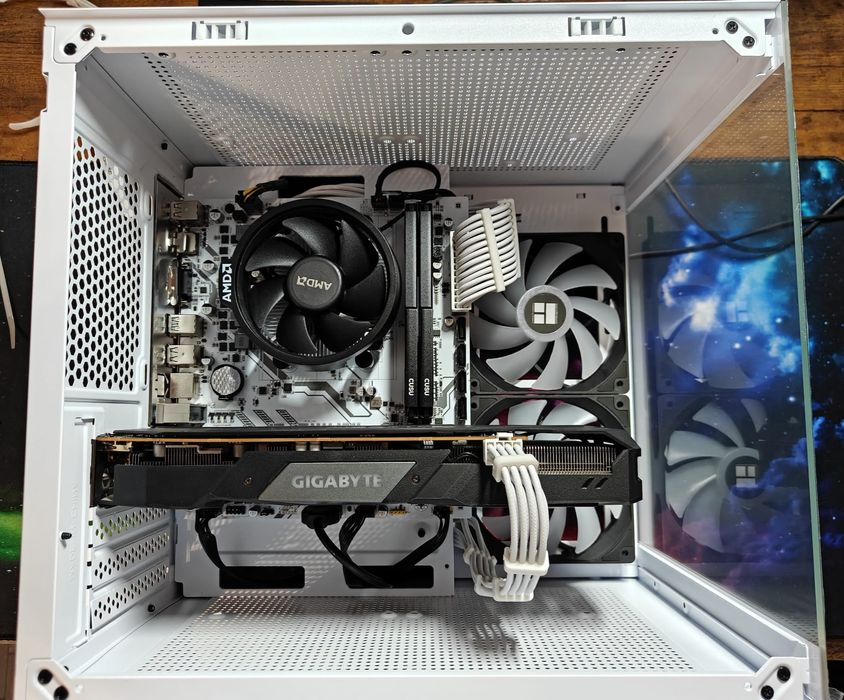 Monitor i Komputer stacjonarny PC- Ryzen 3 4100, Machinist B450, DDR4