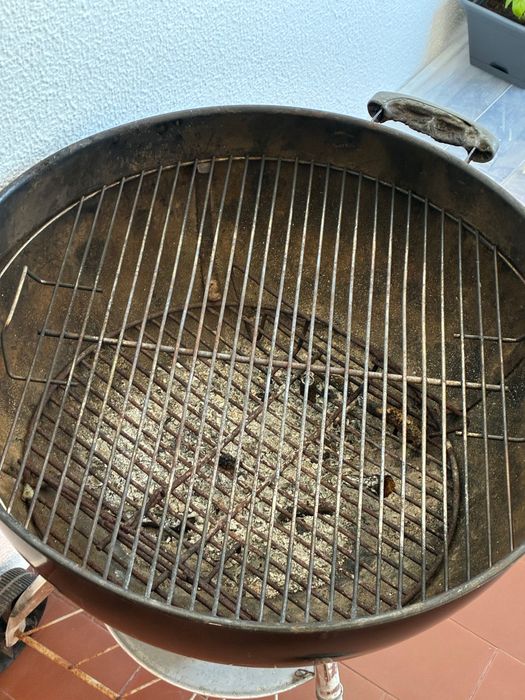 Grelhador a Carvão Weber (Com Acessórios + Capa Original)