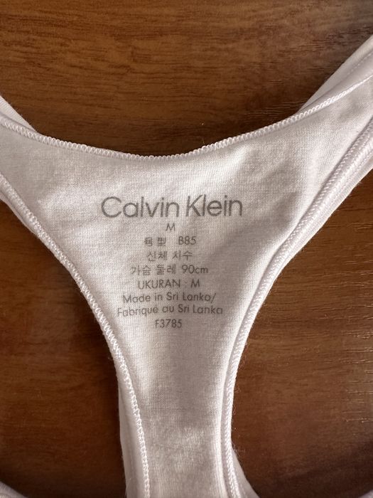 Продам белый топ Calvin Klein, р. S-M.