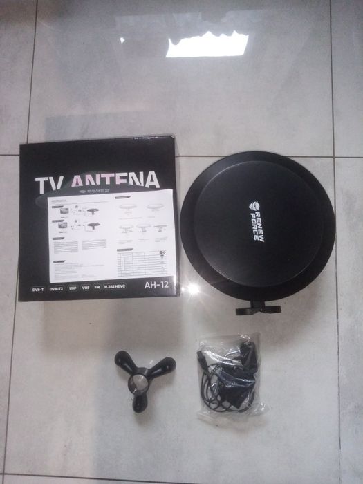 Antena zewnetrzn/Pokojów AH12 i hak na Mont. Zewnetrny