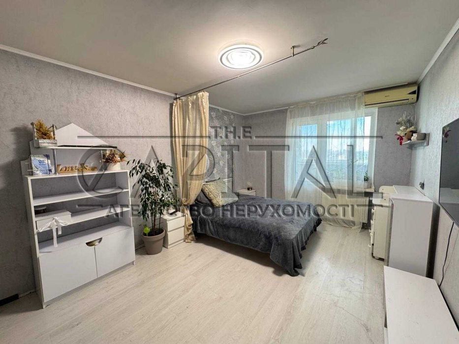 Продам двокімнатну квартиру в ЖК Крістер Град