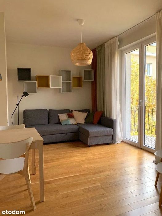 **Stary Mokotów** Mieszkanie 2 pokoje, 2.8 m wysokości, winda, balkon