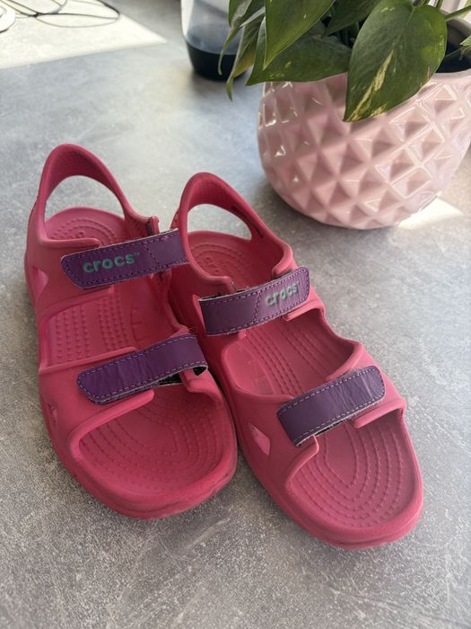 Sandałki dIecięce crocs różowe J1
