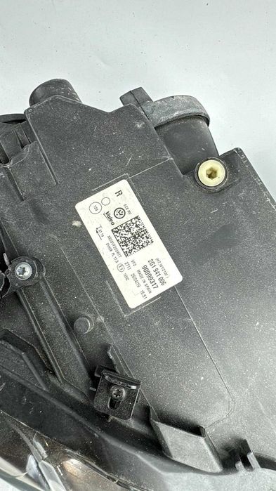 Lampa prawa VW Polo VI 6 przednia przód OE