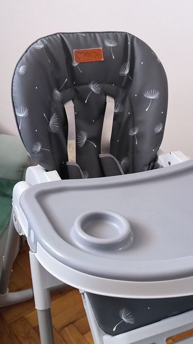 Krzesełko do karmienia MoMi YUMTIS