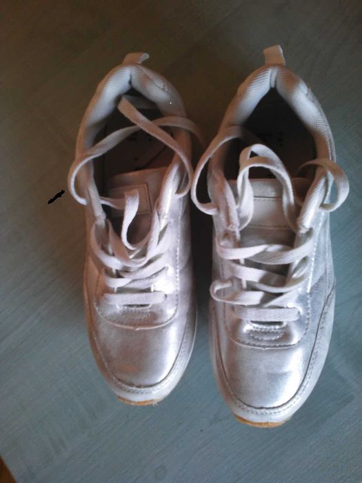 buty sneakersy srebrne/ Primark 3/36