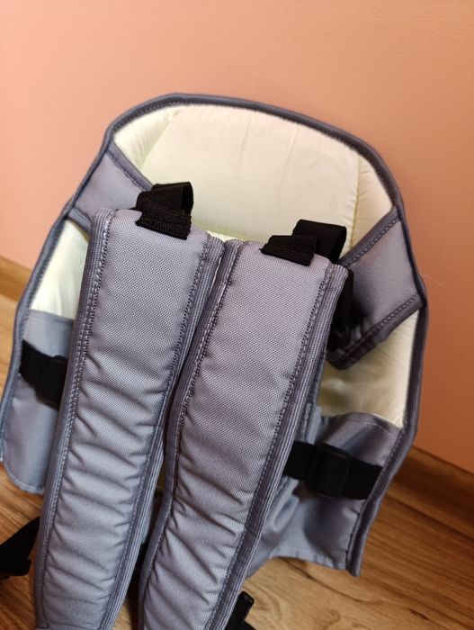 Продам кенгуру нового стану, колір сірий. У використанні було пару раз