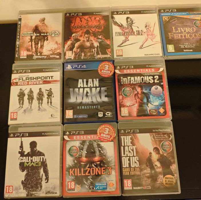 Lote PlayStation 3 na Caixa + 2 Comandos + 10 Jogos (The Last of Us, COD, Tekken)