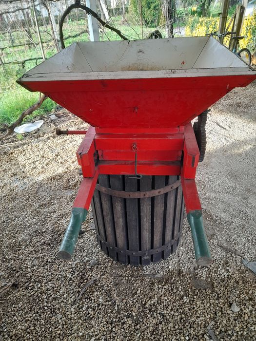 Vendo pisadeira manual