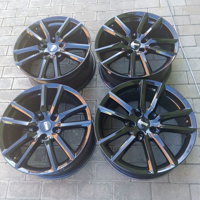 alufelgi 4 szt. CMS czarne VW, Audi Skoda Mercedes