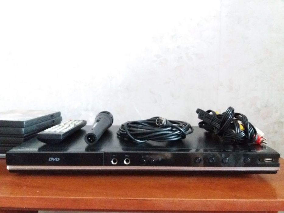 DVD-плеер/караоке BRAVIS DVD-552N