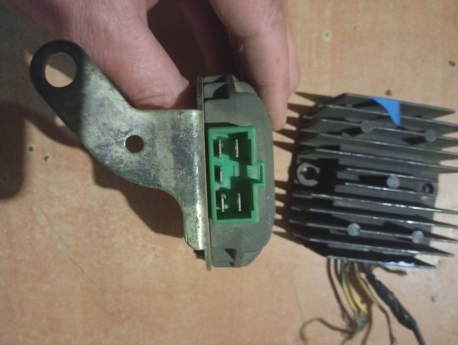 Продам реле зарядки