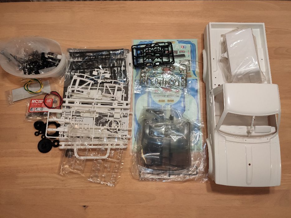 Model RC Tamiya Toyota Bruiser (RN36)