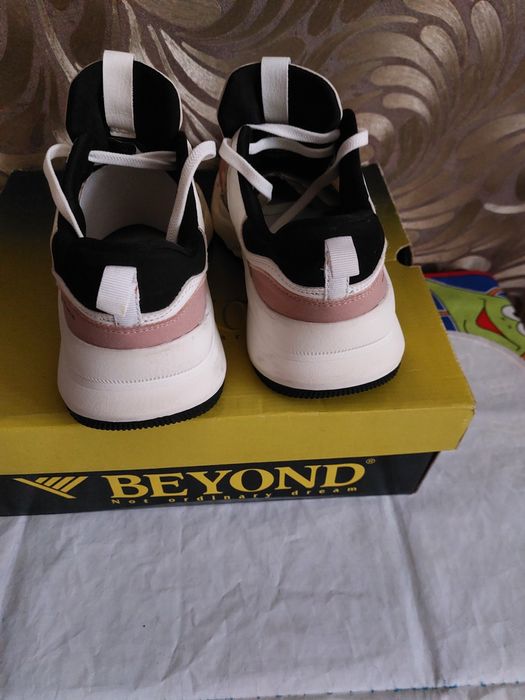 Кроссовки Bershka 38 р