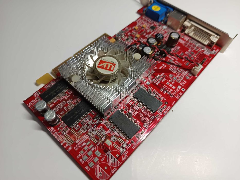 Karta graficzna ATI Radeon 9600 PRO