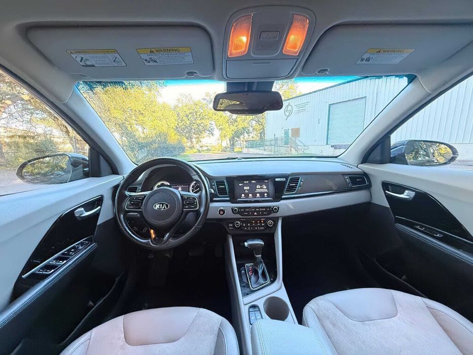 Kia Niro Hybrid      2018