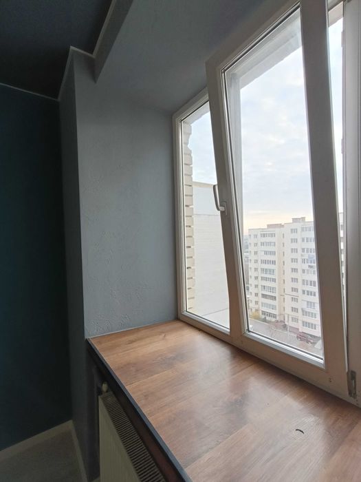 2 кімн. Виставка,сучасний будинок,Є-відновлення можливо.