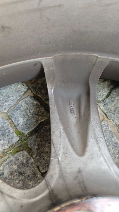 Jantes Volvo com pneus