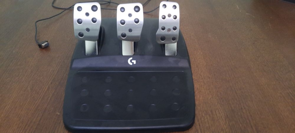 Игровой руль Logitech G923 TRUEFORCE