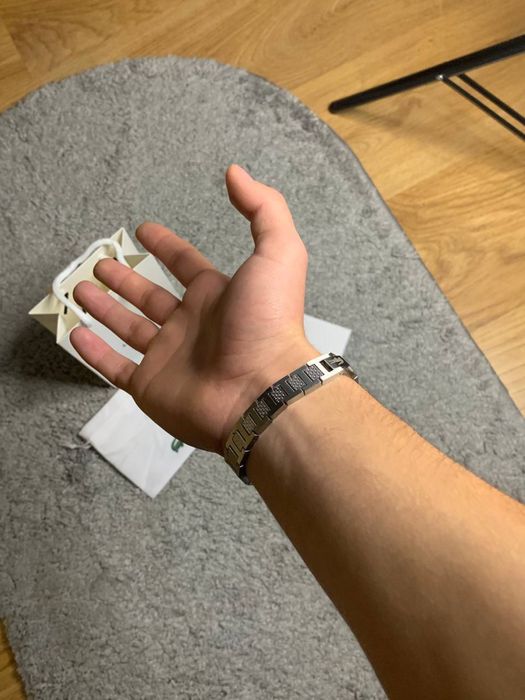 Браслет від Lacoste