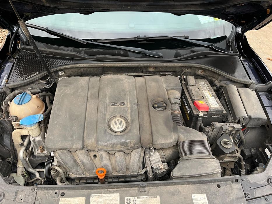 Passat 2013  PRYWATNIE 2.5 benzyna 5 cylindrowy. Idealny do LPG