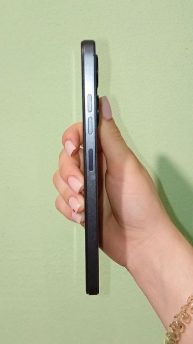 Продаю Tecno Spark 20C, телефон повністю робочий, є пару нюансів