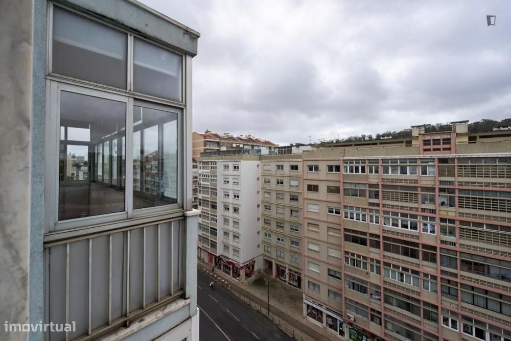 Quarto - localizado em Benfica Lisbon