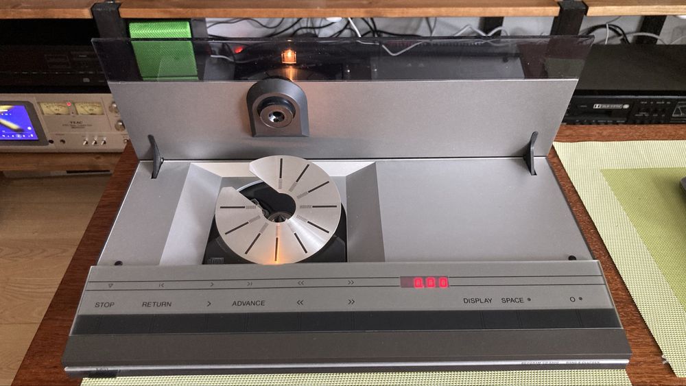 Bang & Olufsen Beogram CD 3300
