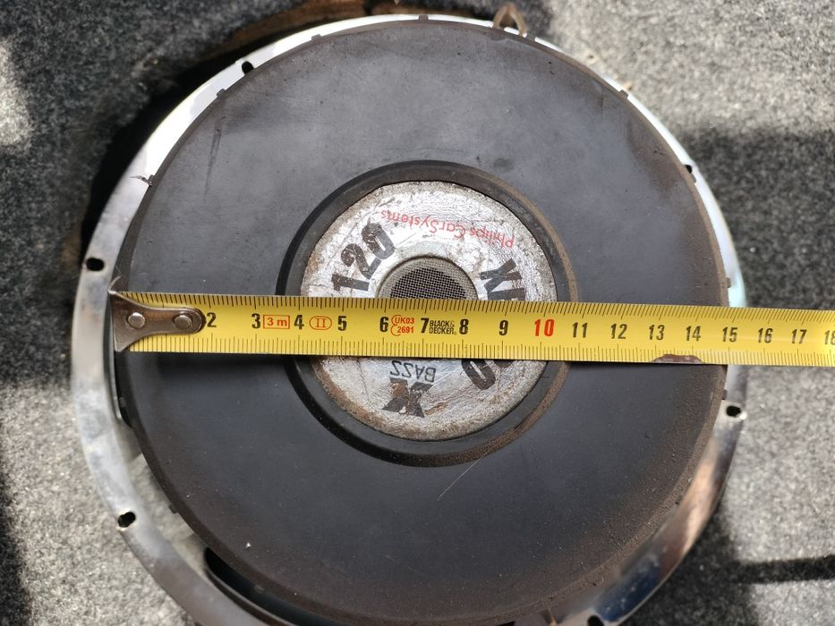 Subwoofer Philips 30 cm. 400 W  4 ohm ze skrzynią