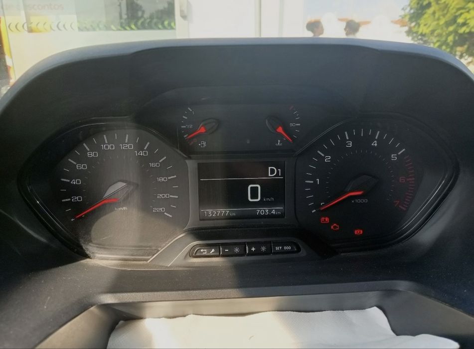 Peugeot Partner 2019 Automática Full Extras 130CV - 135000Kms