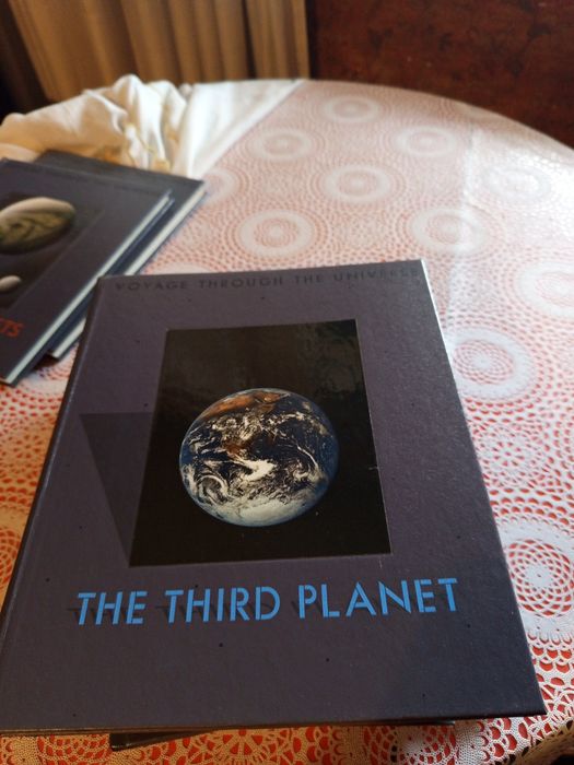 COLECAO Voyage Through the Universe