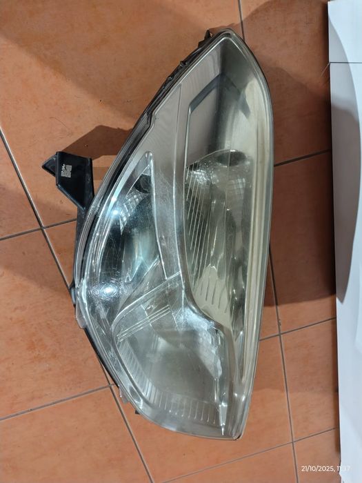 Farol dacia dokker