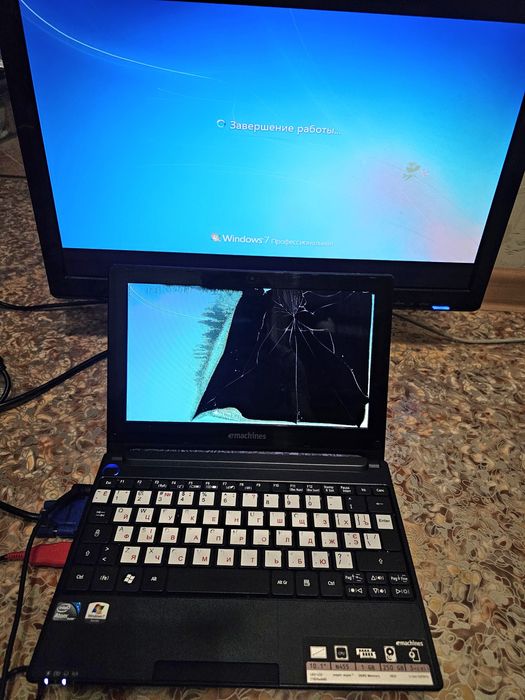 Під Ремонт Нетбук Acer Emachines 355 Series PAV70 Битий Екран