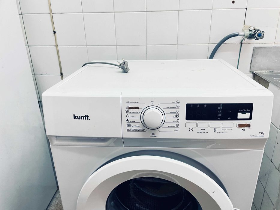 Vendo Máquina de Lavar-Roupa Kunft