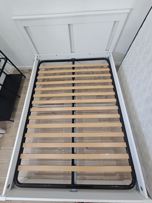 Cama casal branco IKEA