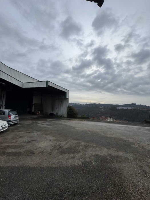 Arrendamento | Armazém 1000m² | Foz do Sousa – Gondomar