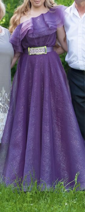 Випускна сукня