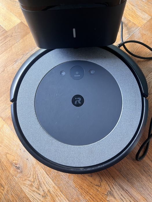 iRobot Roomba i3+ Robot sprzątający + stacja opróżniająca