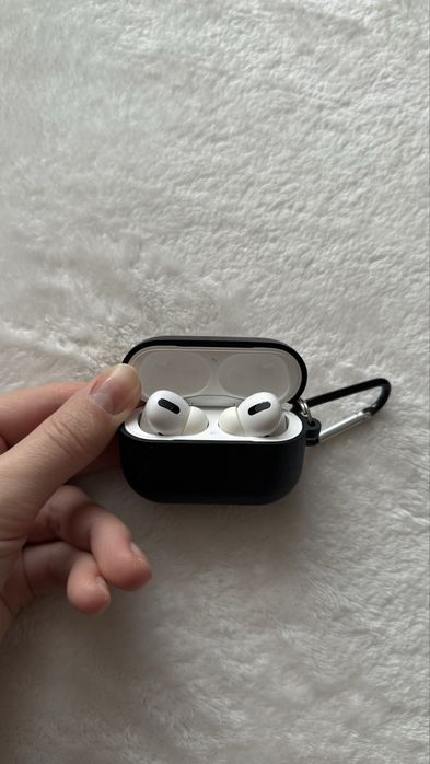 Навушники Apple AirPods 3 with Lightning Charging Case
