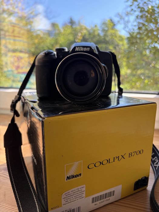 Nikon Coolprix  B700