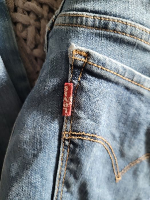 Damskie spodnie Levis