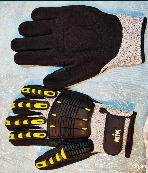 Рукавиці протиударні