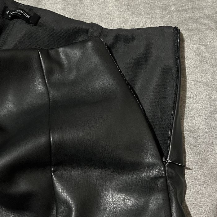 Спідниця шорти з маленьким розрізом