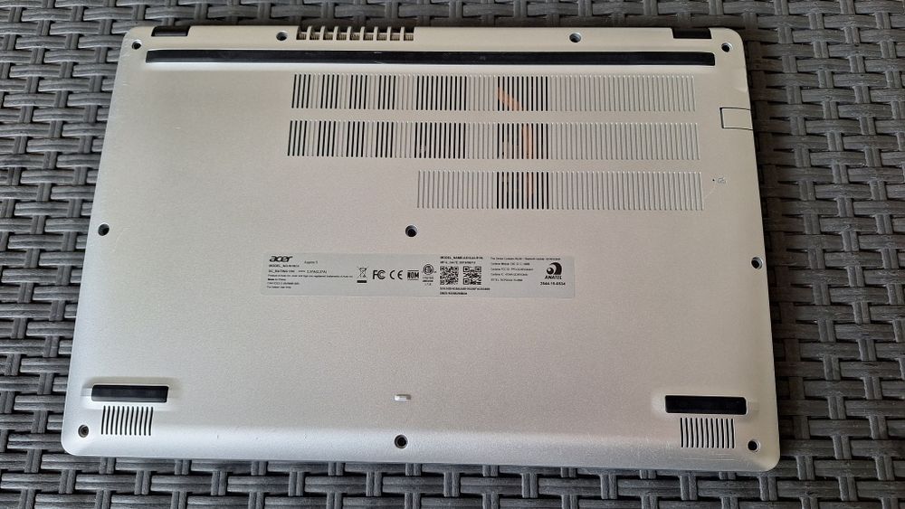Acer Aspire 5 15.6″ FHD 4/128Gb  Ryzen 3 3200U