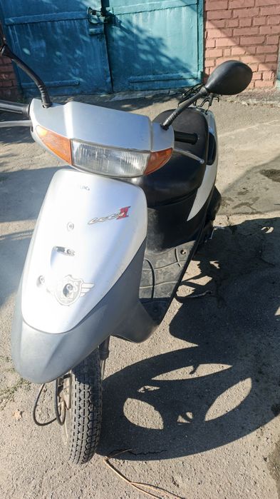 Продам скутер Сузукі