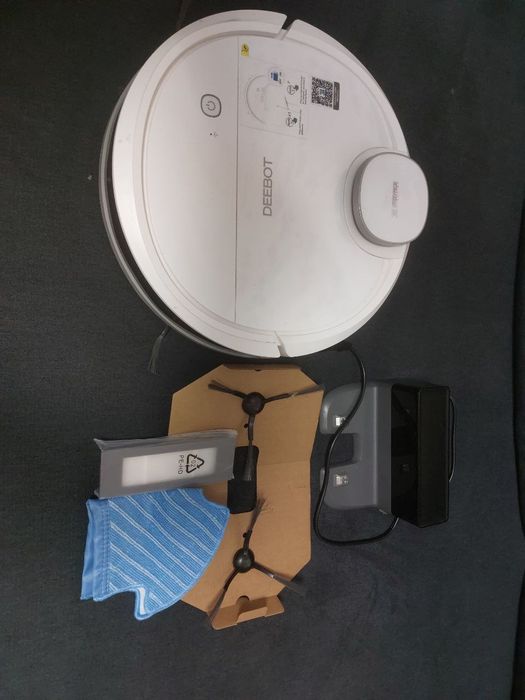 Миючий робот-пилосос Ecovacs Deebot OZMO 900 White