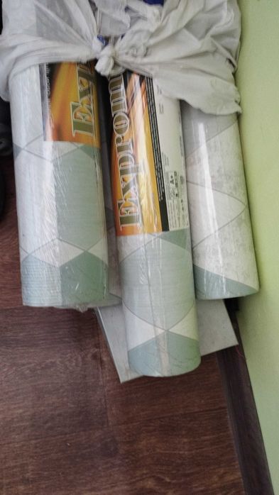 Шпалери нові запаковані