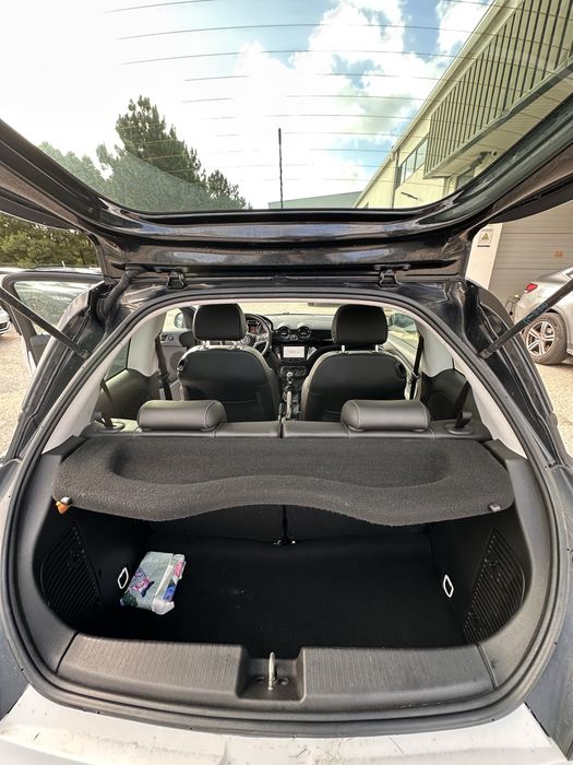 Vendo Opel Adam, ano 2015, em muito bom estado geral