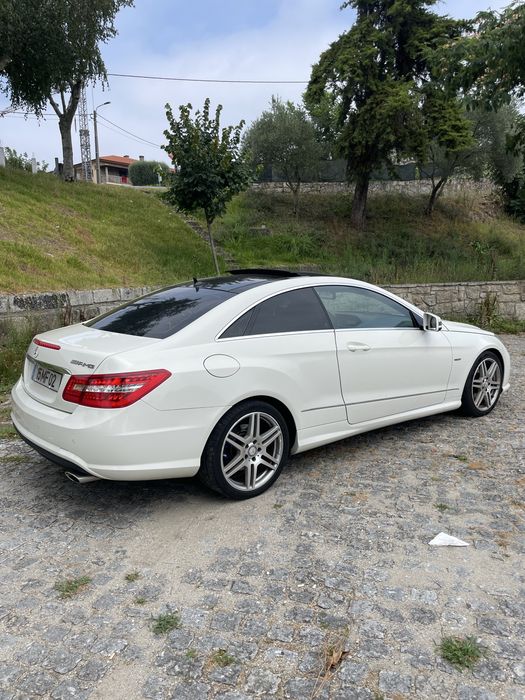 Mercedes E250 COUPE